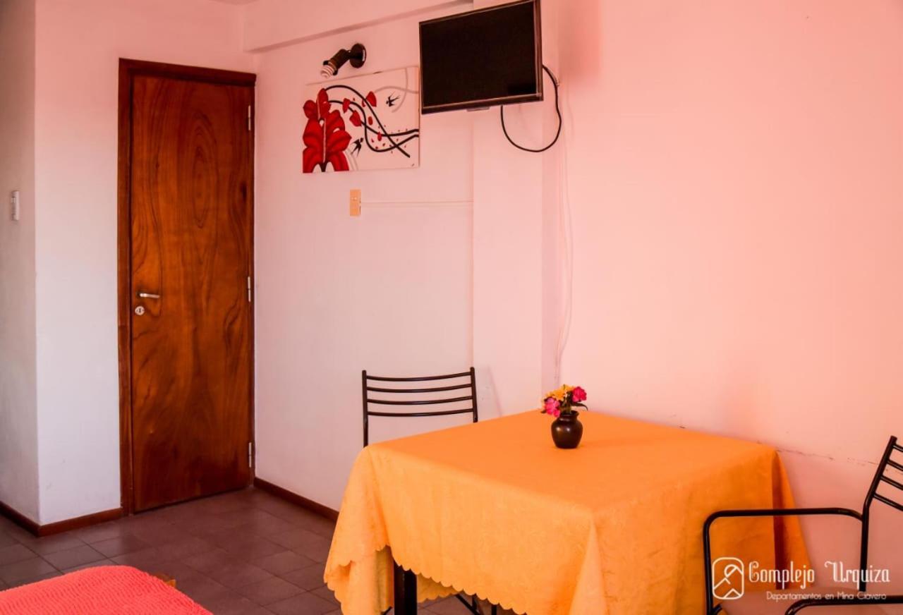 דירות מינה קלאוורו Complejo Urquiza Departamentos מראה חיצוני תמונה